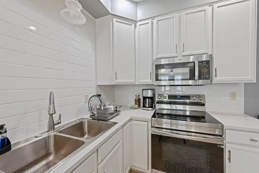 1044 North Avenue #8, Burlington, VT 05408 - #3