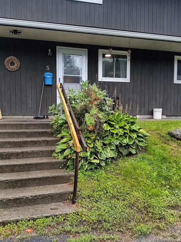 39 Brookside Drive #5, Brattleboro, VT 05301
