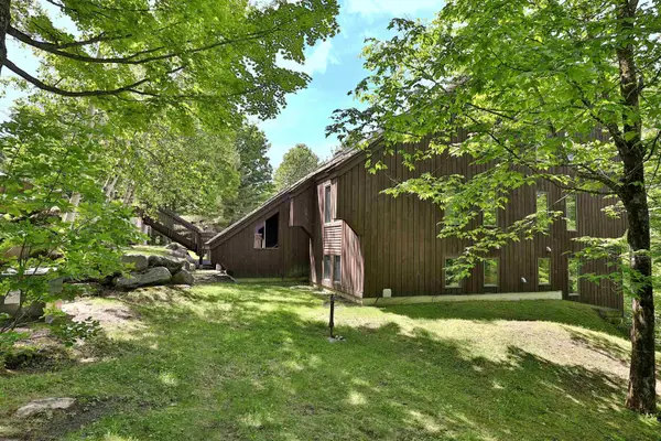 894 East Ash Road #L9, Plymouth, VT 05056