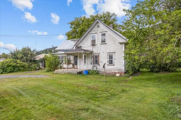 8 Buffalo Street, Hardwick, VT 05843