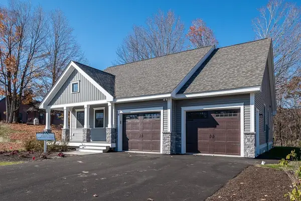 33 Edgewater Drive, Brentwood, NH 03833