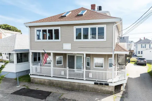 6 Francis Street, Hampton, NH 03842