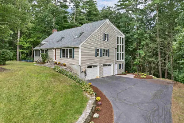 38 Sharon Road, Windham, NH 03087