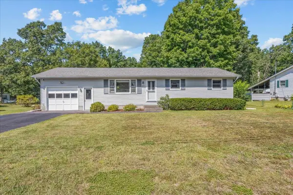 97 Pine Lane, Colchester, VT 05446