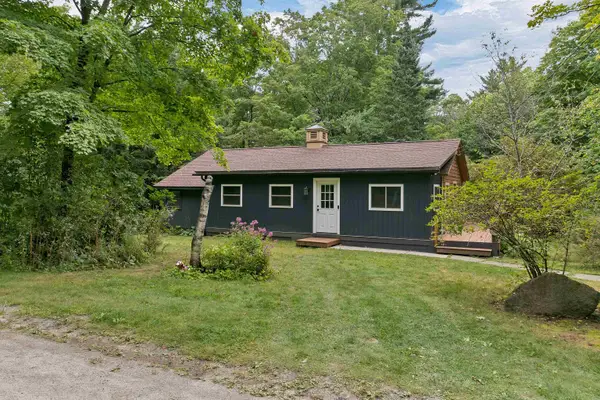 100 Foothills Road, Sutton, NH 03273