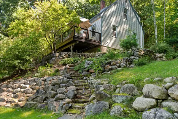 912 NH Route 175, Campton, NH 03223