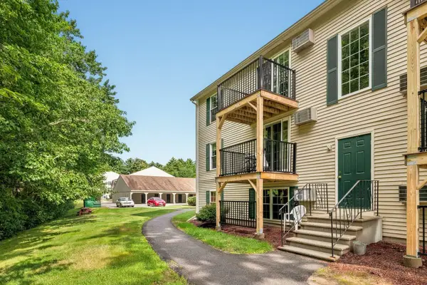 512 White Cedar Boulevard, Portsmouth, NH 03801