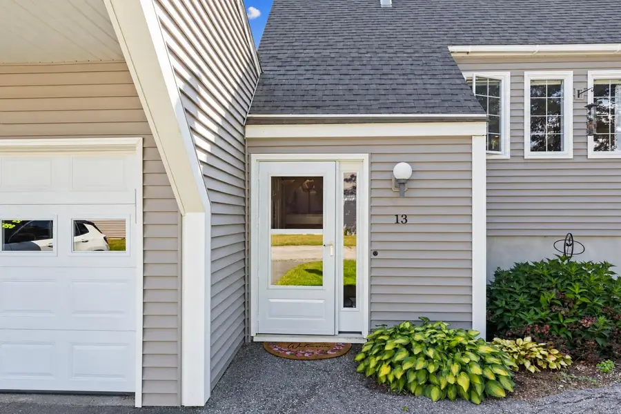 13 Hilltop Place, New London, NH 03257 - #2