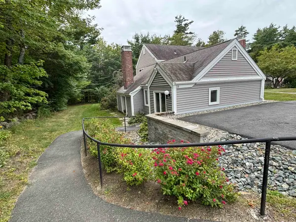 18 Hilltop Place, New London, NH 03257