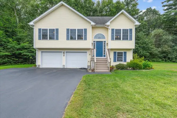 59 Blakewood Drive, Georgia, VT 05468