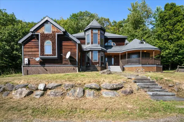 78 Bear Mountain Road, Bolton, VT 05676