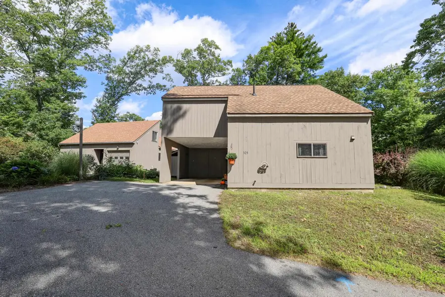 105 Coburn Woods Drive, Nashua, NH 03063 - #3
