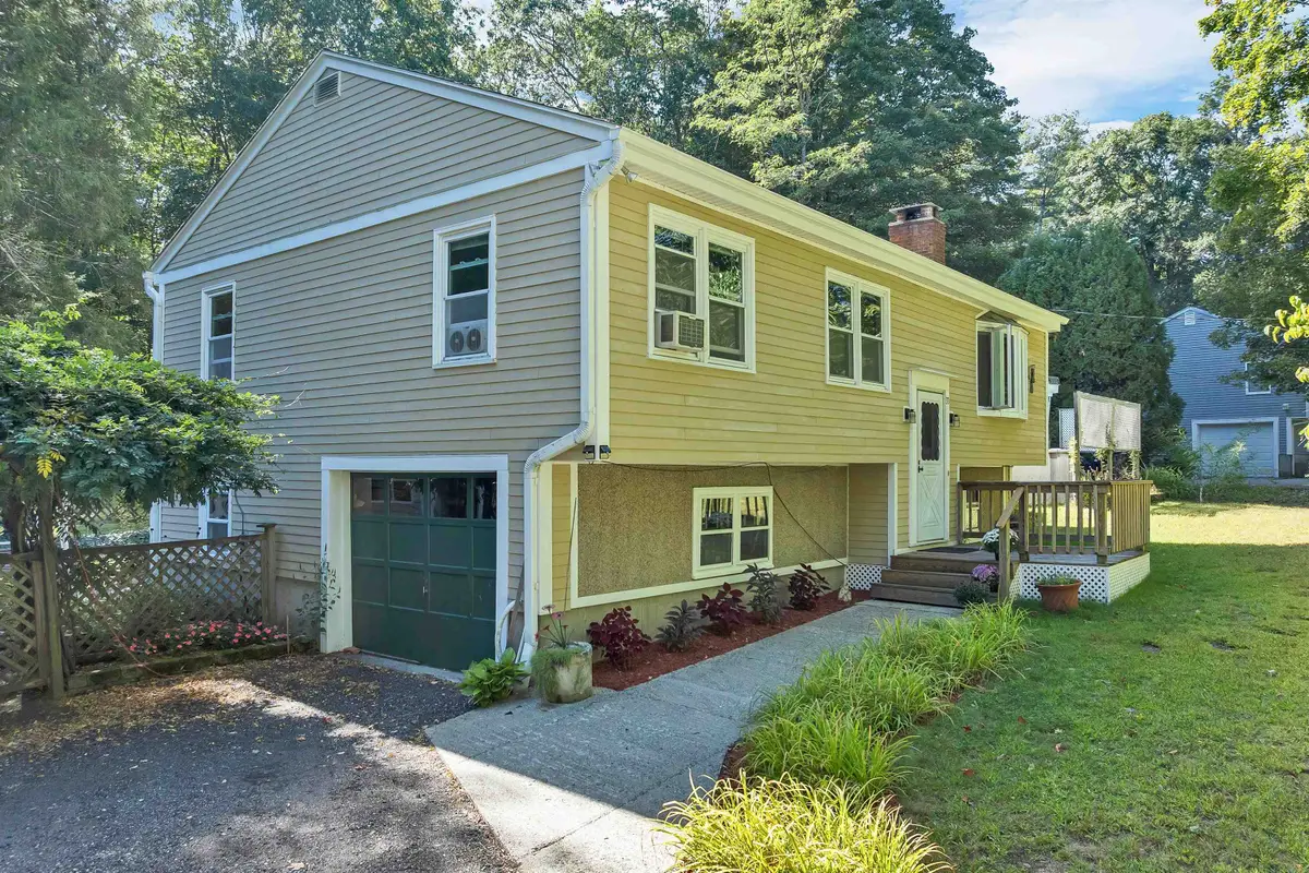 33 Gale Village Road, Newton, NH 03858 - #1