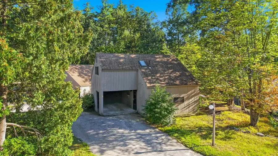 144 Coburn Woods Drive, Nashua, NH 03063 - #2