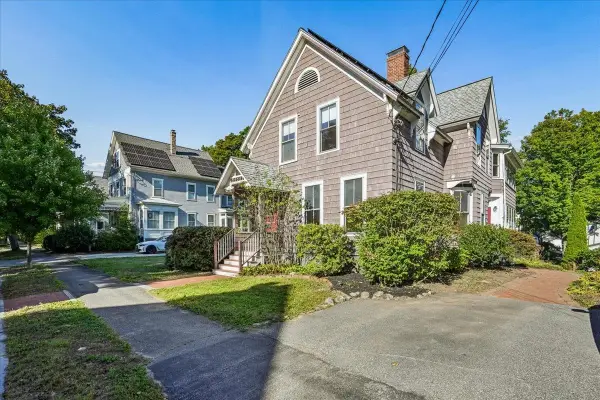 12 Holt Street, Concord, NH 03301