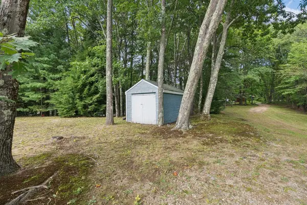 20 McClintock Road, Hillsborough, NH 03244