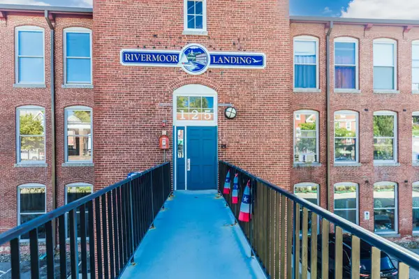 125 Main Street, Newmarket, NH 03857