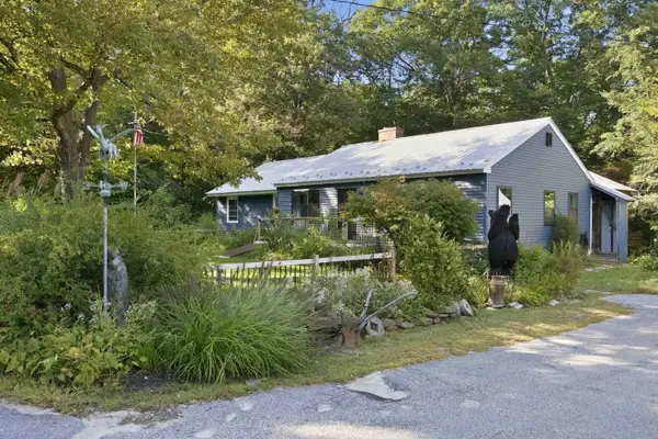 144 White Plains Road, Webster, NH 03303