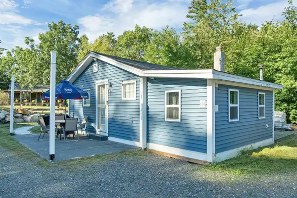 614 Collettes Grove Road, Derry, NH 03038