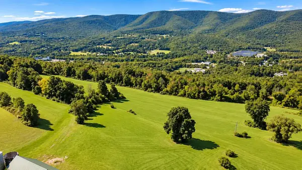 437 Pratt Road, Pownal, VT 05261