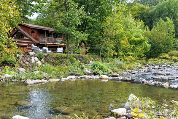 7 Lilliesville Road, Stockbridge, VT 05772
