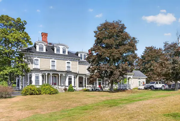 51 Mount st Mary's Way, Hooksett, NH 03106