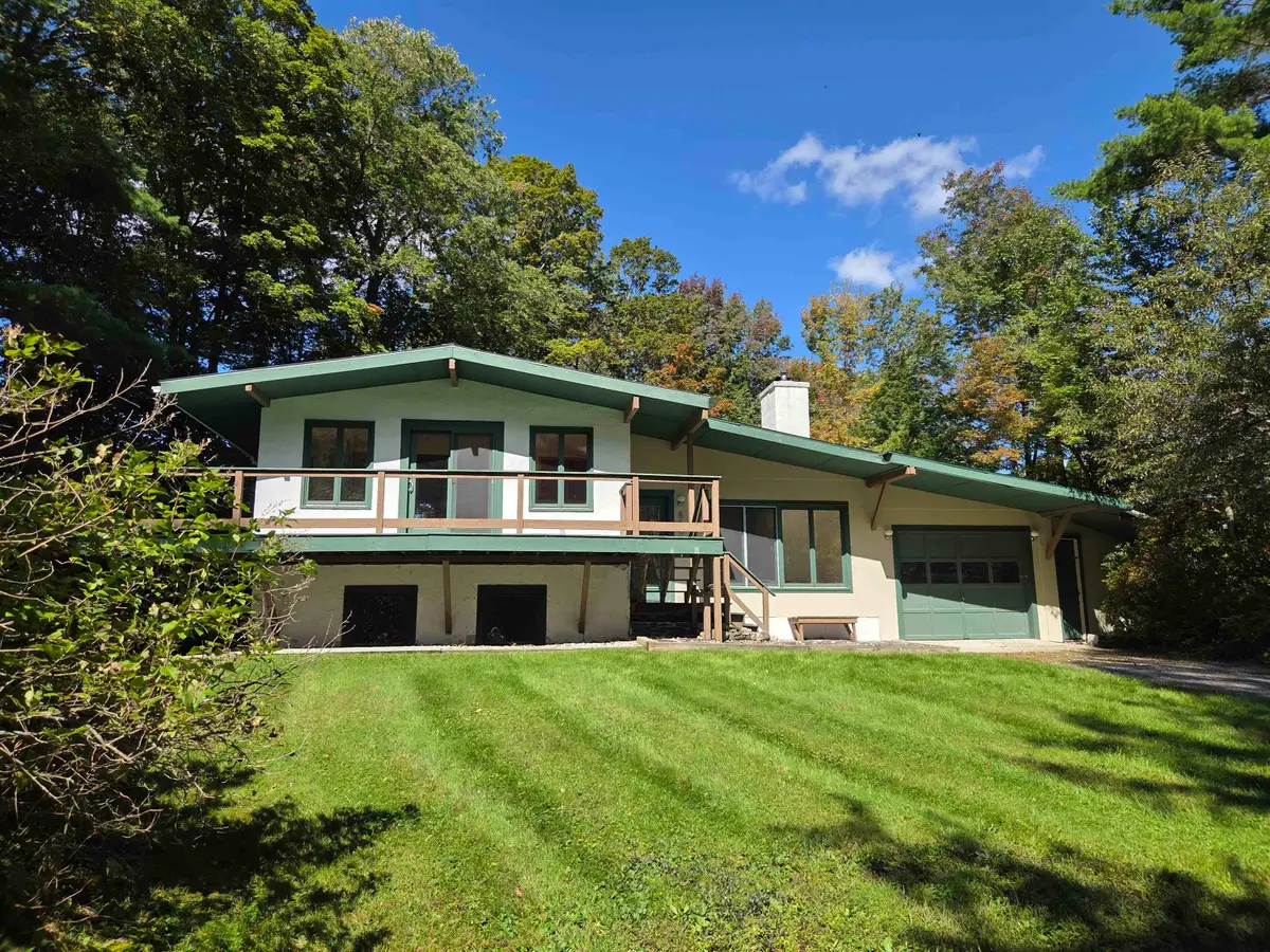 868 Magic Circle, Londonderry, VT 05148 - #1