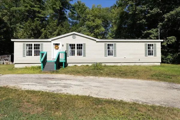 11  Allen Street, Sandown, NH 03873