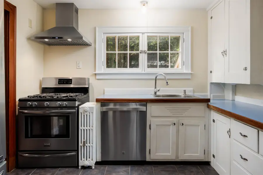 16 Bay Street, Claremont, NH 03743 - #2