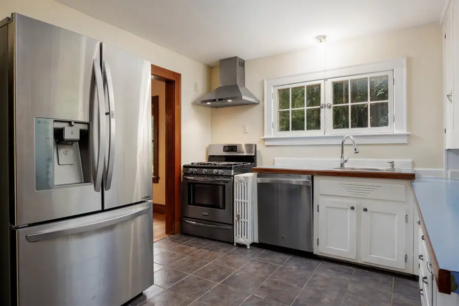 16 Bay Street, Claremont, NH 03743 - #3
