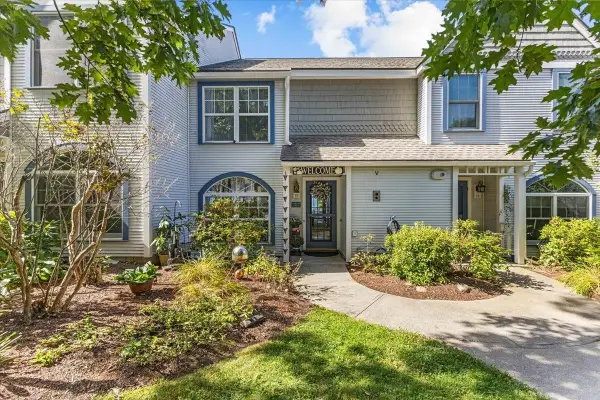 19 Northshore Drive, Burlington, VT 05408