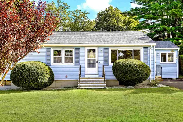 32 Henderson Circle, Salem, NH 03079