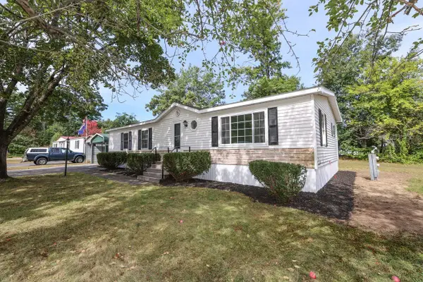 4 Briarwood Drive, Merrimack, NH 03054