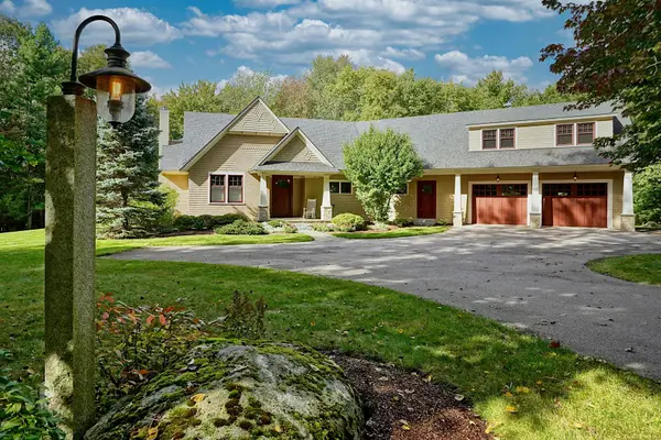 92 Woodland Road, North Hampton, NH 03862