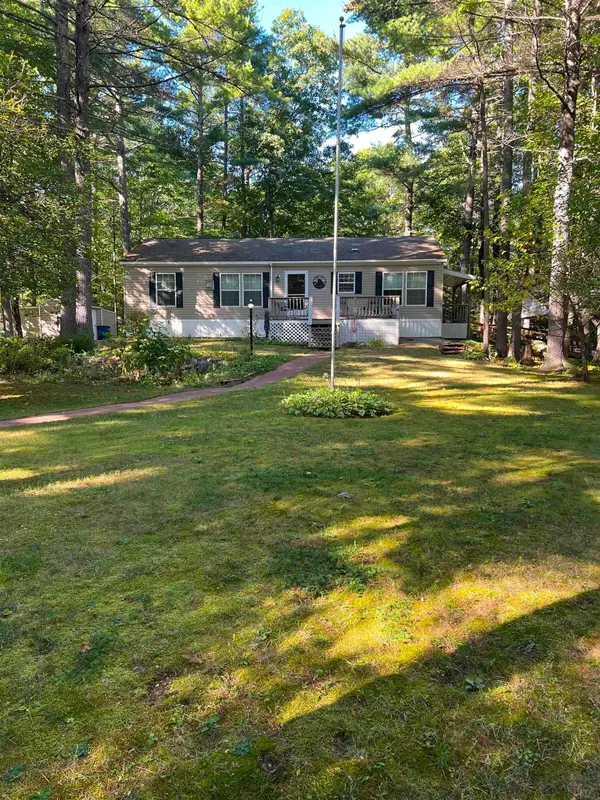 40 Wildwood Way, Conway, NH 03813
