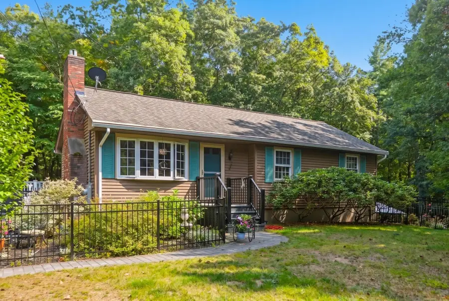 17 Maple Street, Douglas, MA 01516 - #2