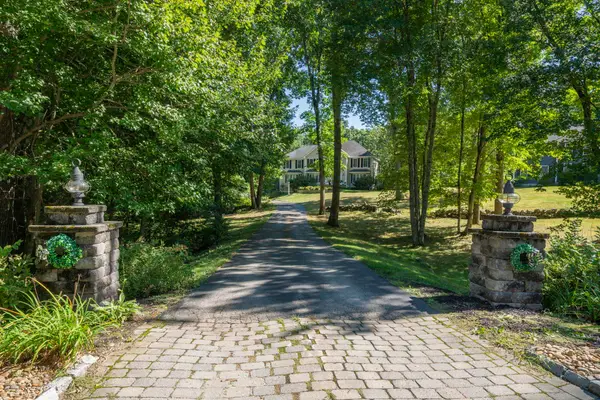 34 Glance Road, Windham, NH 03087