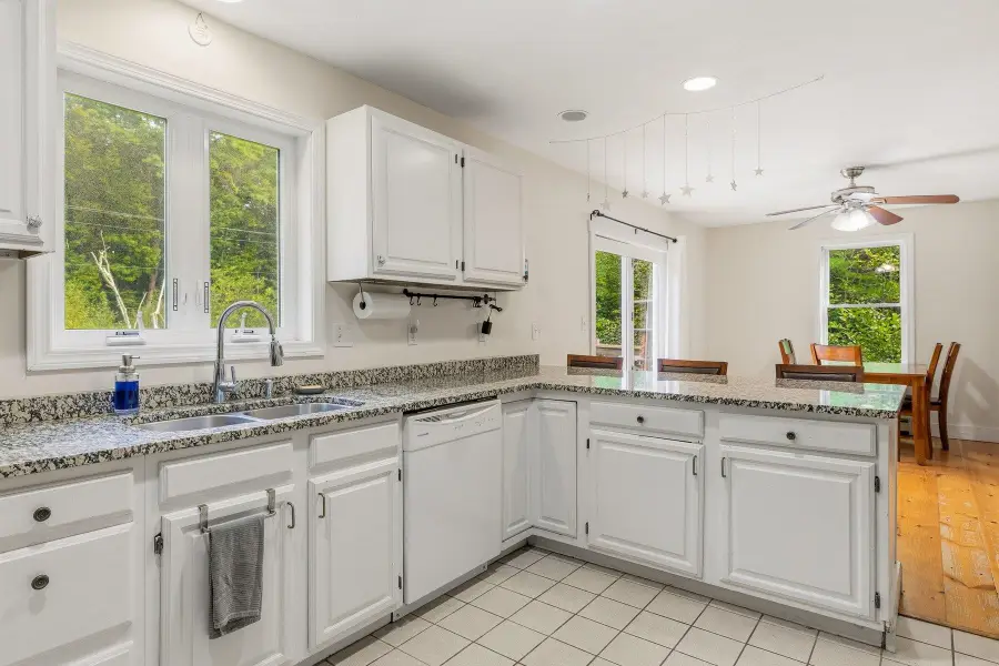 34 Crestview Terrace, Stratham, NH 03885 - #2