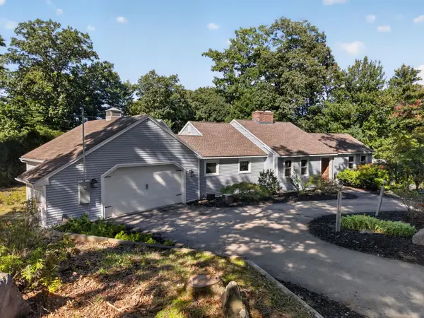 27 W Adelaide Avenue, Nashua, NH 03064