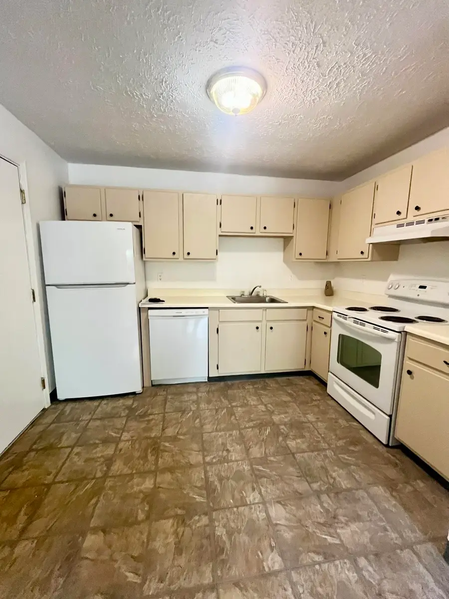 35 Log Street #1A, Manchester, NH 03102 - #2