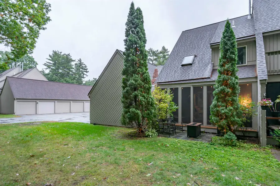 22 Suffolk Court, Bedford, NH 03110 - #2