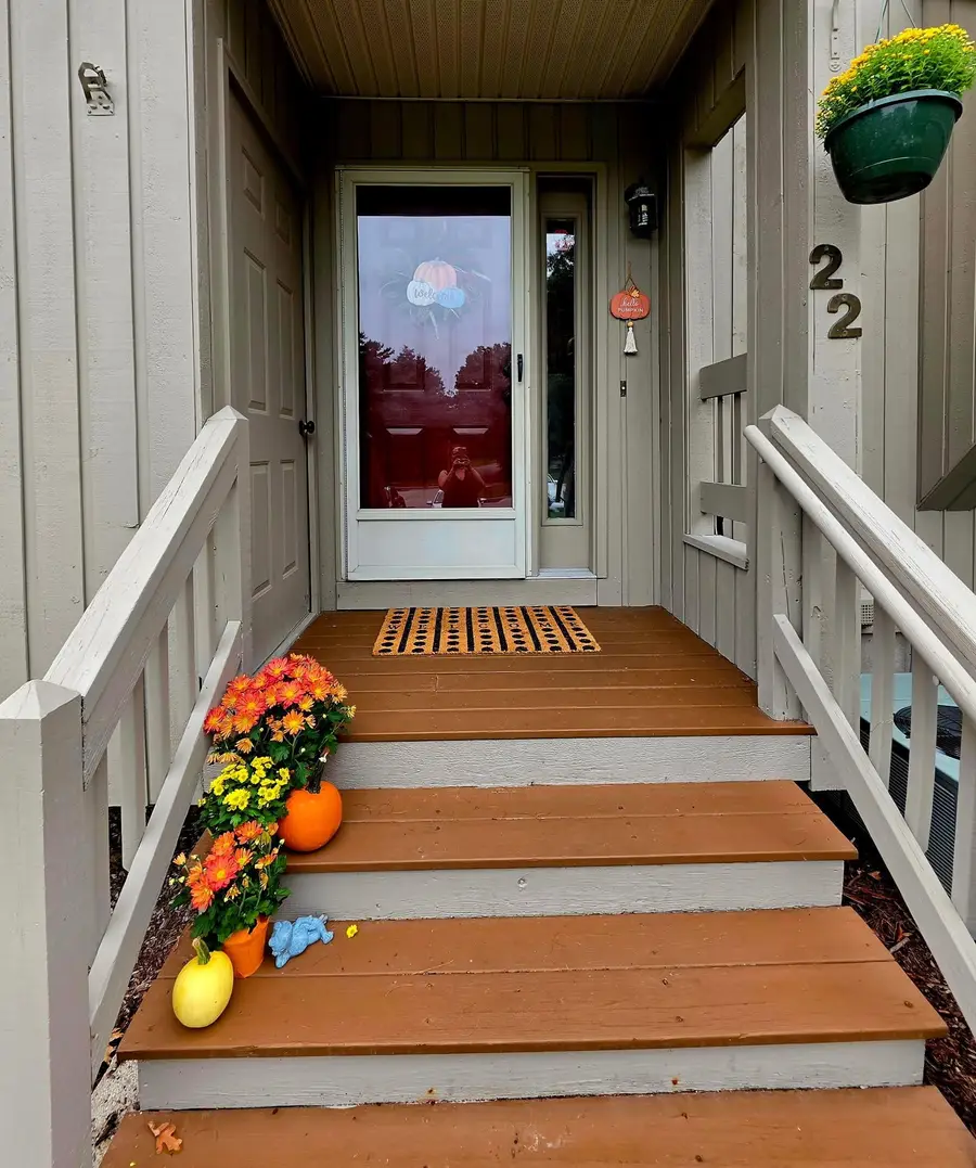 22 Suffolk Court, Bedford, NH 03110 - #3