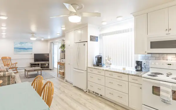 68 Kings Highway #3, Hampton, NH 03842
