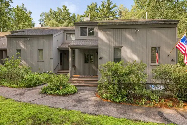 47 Brookside Drive, Stratham, NH 03885