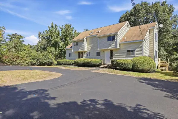104R Fordway Extension, Derry, NH 03038
