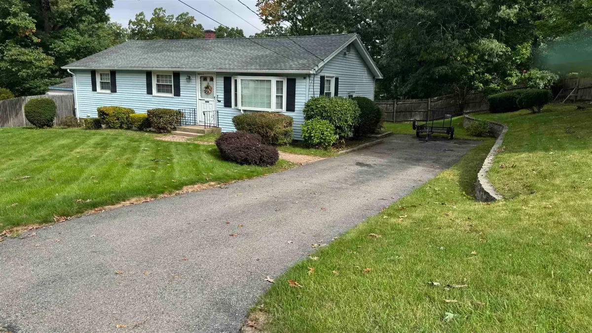 21 Woodfield Street, Nashua, NH 03062 - #1
