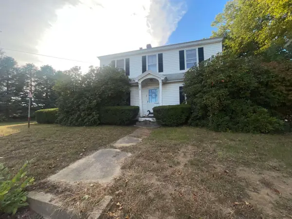 72 Main Street, Epping, NH 03042