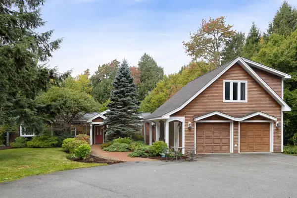 220 Forest Lane, Stowe, VT 05672