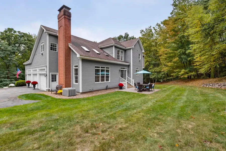 39 Colonel Daniels Drive, Bedford, NH 03110 - #2