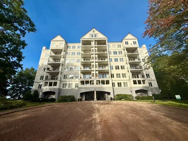 12 Mountain Laurels Drive #308, Nashua, NH 03062